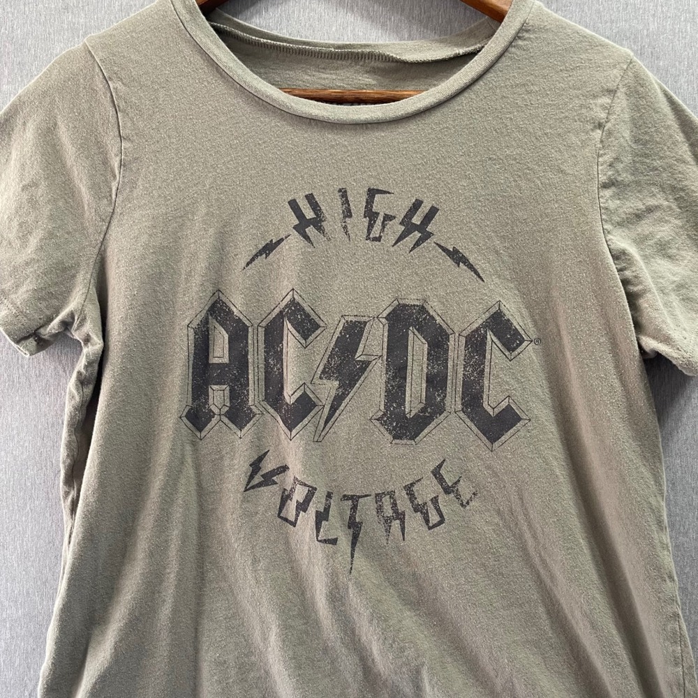 AC/DC T-Shirt Womens Large Green High Voltage Graphic Band Tee Rock Grunge Band - Picture 6 of 6